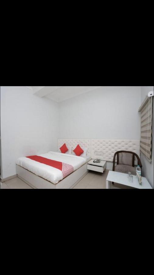 Hotel Valentine Muzaffarnagar Esterno foto